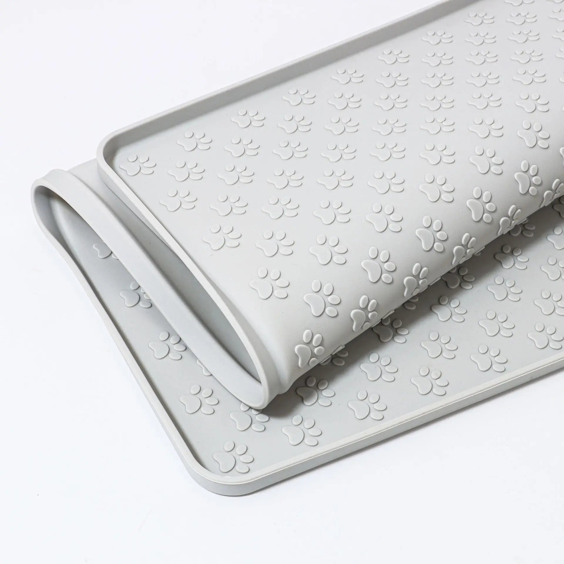 Silicone Pet Feeding Mat — Raised-Edge Placemat for Dog & Cat Bowls